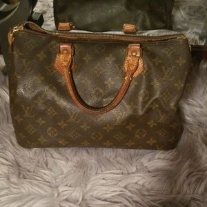 Authentic Vintage Louise Vuitton Speedy 25
